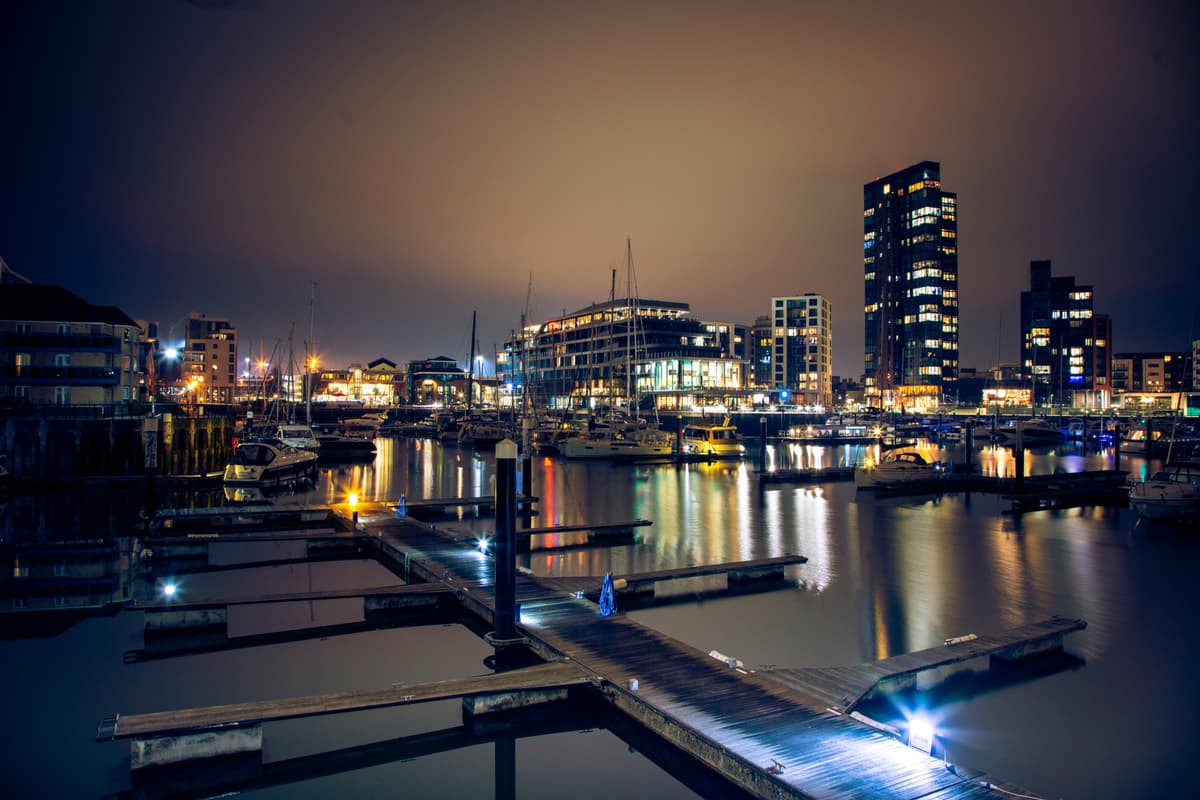 Image of Southampton skyline.