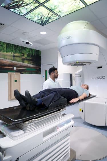 Photo of a linear accelerator radiotherapy machine.