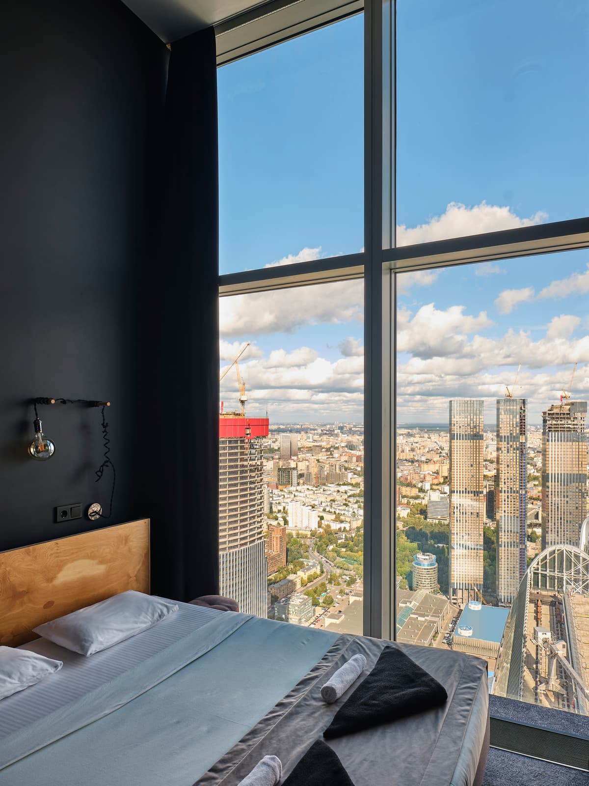 Image of a hotel room.