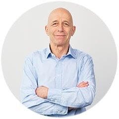 Headshot of CRUK Trustee Peter Chambre.