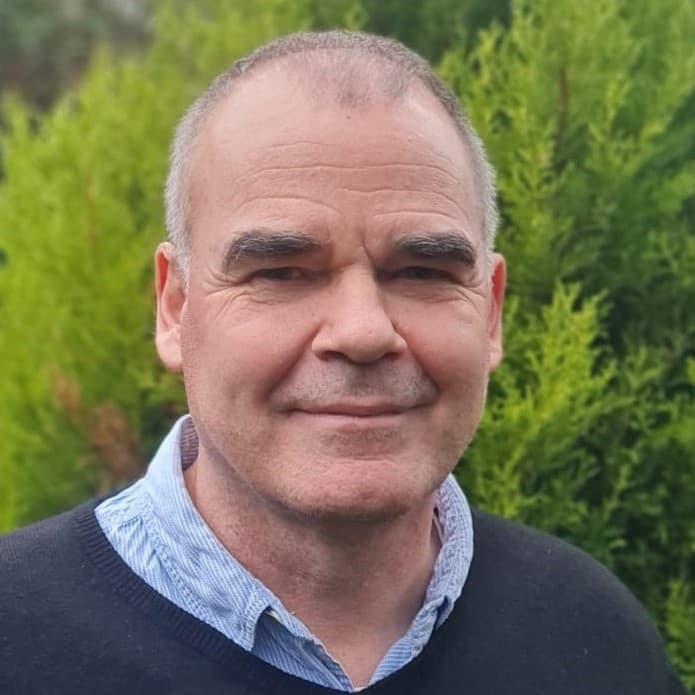 Image of Simon Robinson.